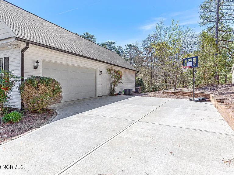 2 Lenoir Ct — Photo 34