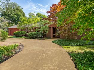 823 Glenayre Dr, Glenview, IL 60025