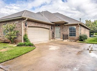 1933 NW 157th St, Edmond, OK 73013