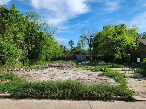 4535 Fallen Oaks Dr, Houston, TX 77091