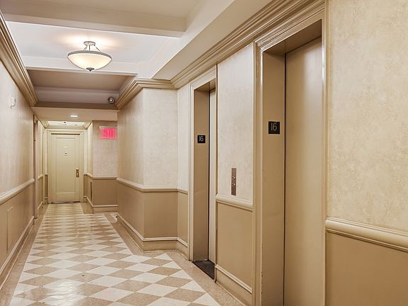 5th image of 50 W 72nd St APT 904