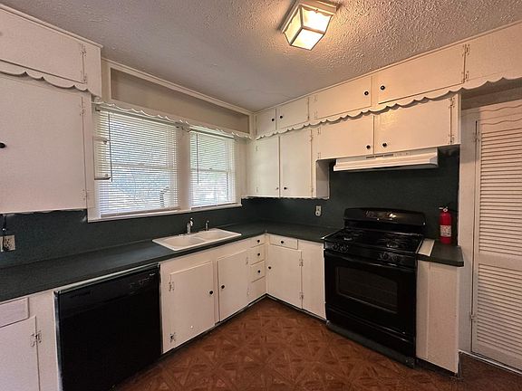 2nd image of 6818 Stearns St