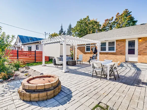 21 19th Ave N, Hopkins, MN 55343