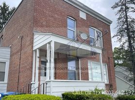 115 Hubbard Pl, Hamden, CT