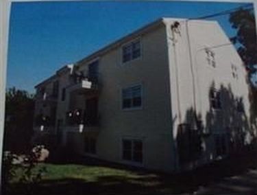 5300 N Main St APT 11, Fall River, MA, 02720