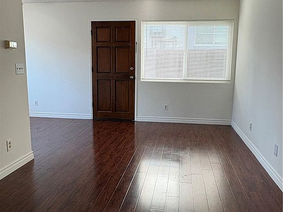3rd image of 1506 Lomita Blvd