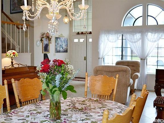 3rd image of 5113 Saint Clare Cir
