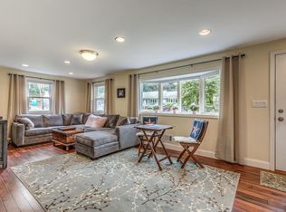 16 Carey Ave, Burlington, MA 01803