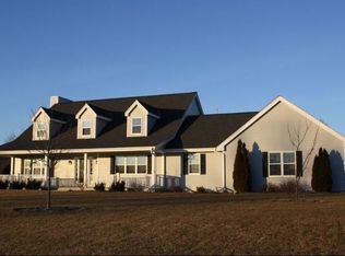 N73W28706 Bark River Rd, Hartland, WI 53029
