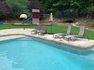 375 Greystone Glen Cir, Birmingham, AL 35242
