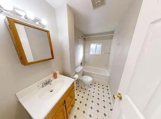 915 N Corona St, Colorado Springs, CO 80903
