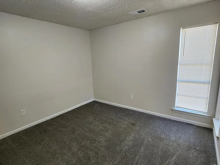 4528 Sugar Creek Rd — Photo 4