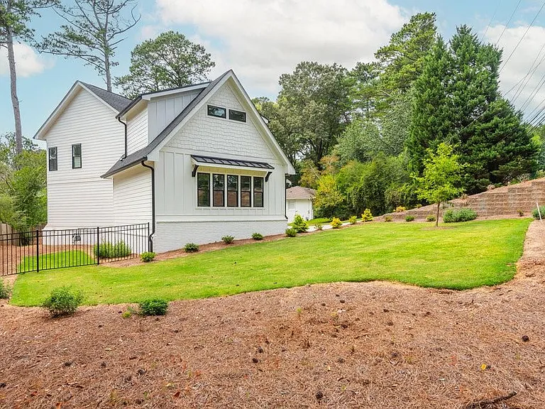 4056 Ashford Dunwoody Rd NE — Photo 5
