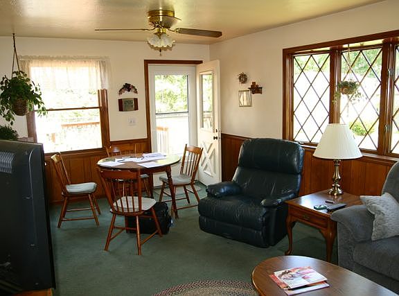 3rd image of 155 Duff Dr