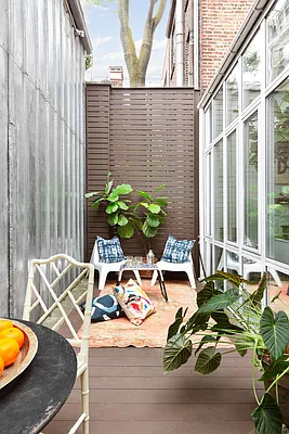 Sold by Compass | media 33