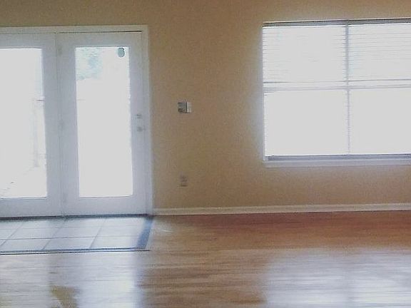4th image of 1111 Hidden Cove Cir N