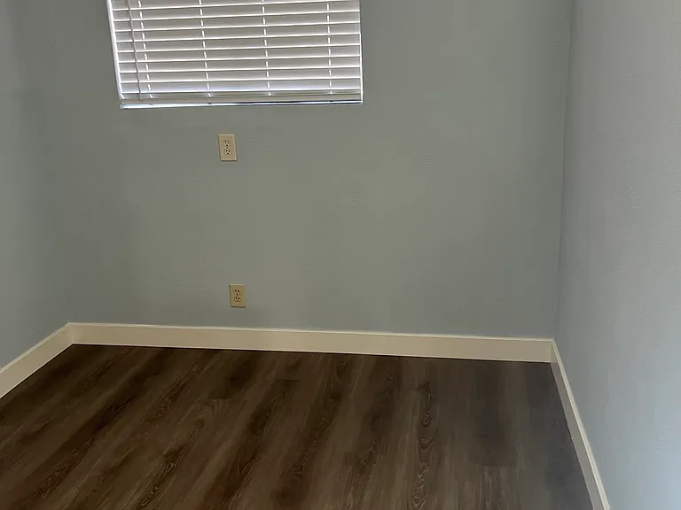 1731 1/2 W Florence Ave #1/2 — Photo 7