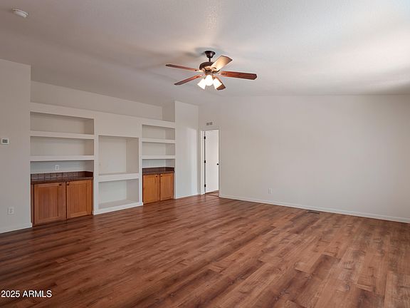 5th image of 541 LINCOLN Drive