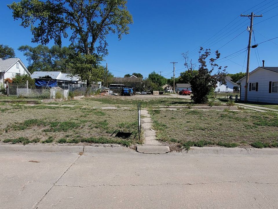 2nd image of 207 N Norton Ave