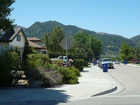 2nd image of 276 Meadow Rd