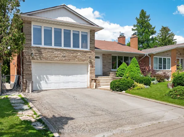 46 Summitcrest Dr, Toronto, ON M9P 1H3