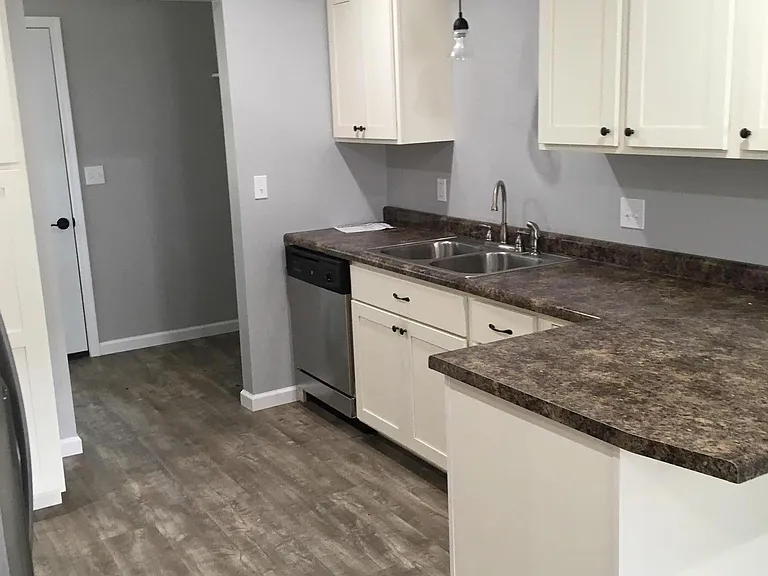 109 Trinity Ln — Photo 4