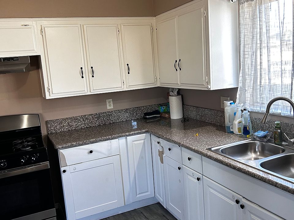 1st image of 16331 Holly Dr