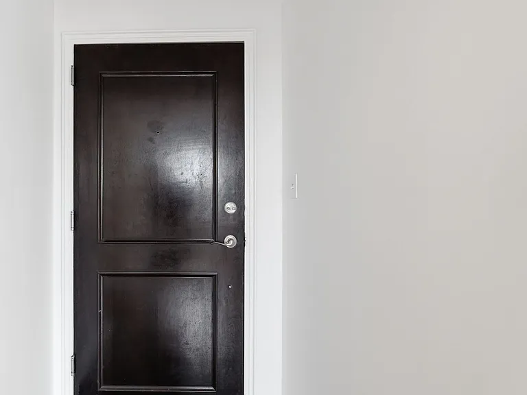 906 S Washington St #307 — Photo 2