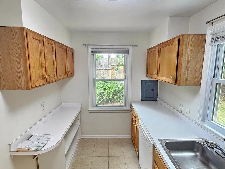 603 Pinewood Rd — Photo 9