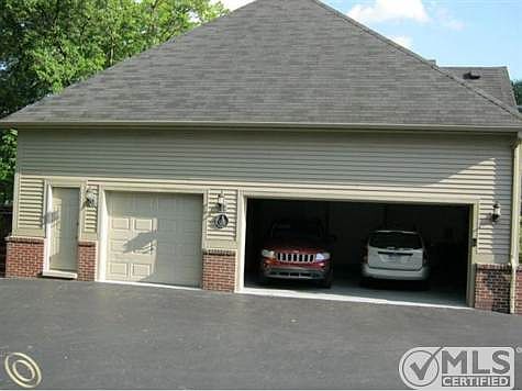 3 1/2 car garage