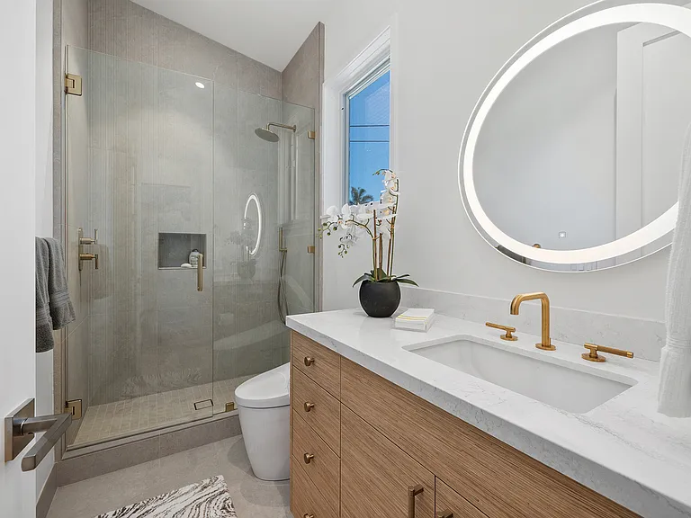 Main floor guest bathroom