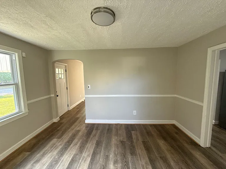 7520 Burgess Ln — Photo 11