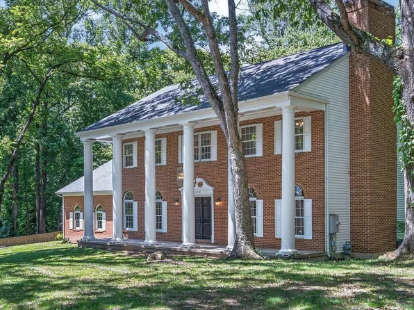 8130 Viola St, Springfield, VA 22152