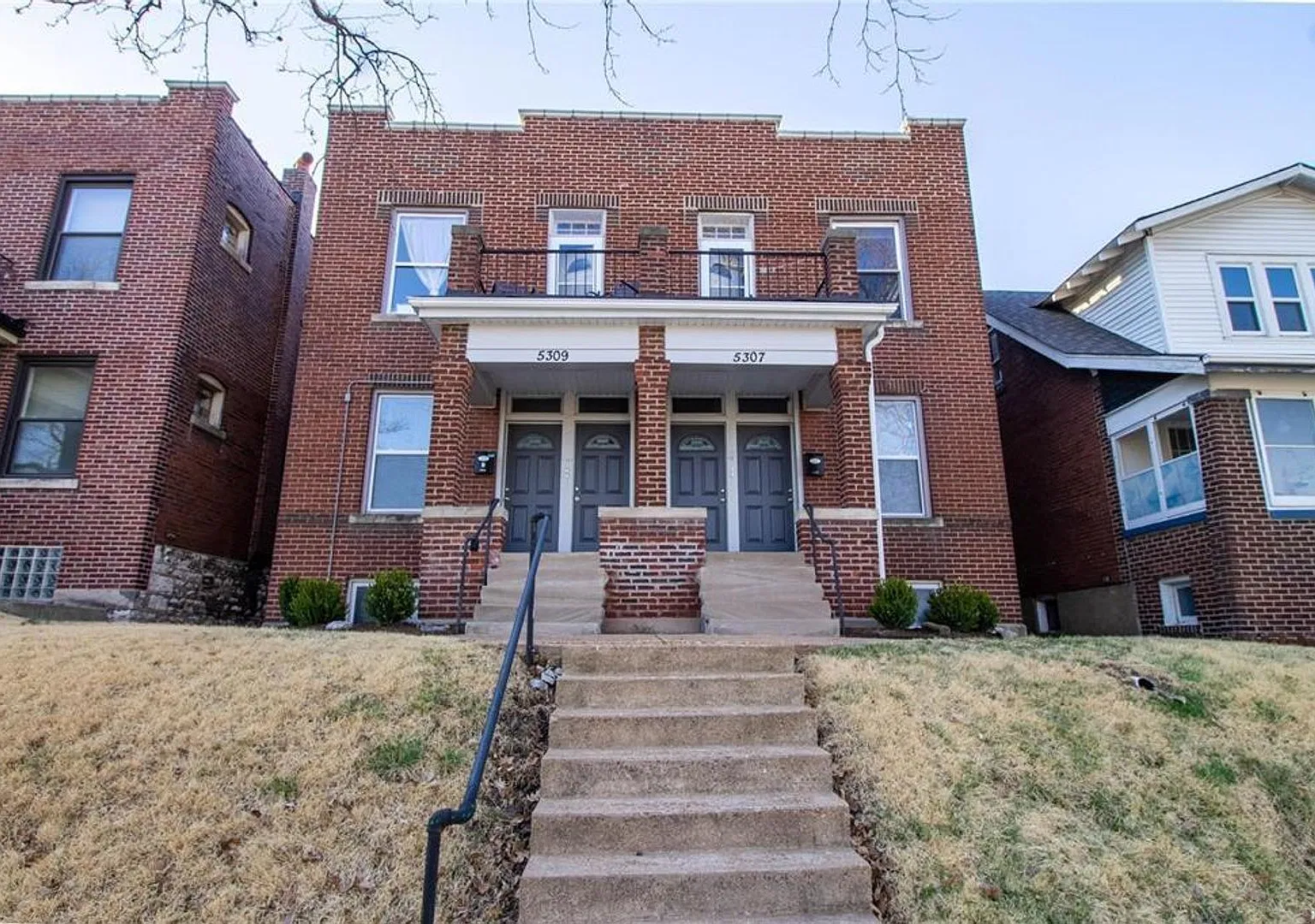 S Kingshighway 5307-5309 — Photo 1