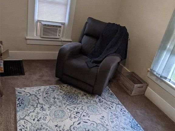 5th image of 397 Hall Ave