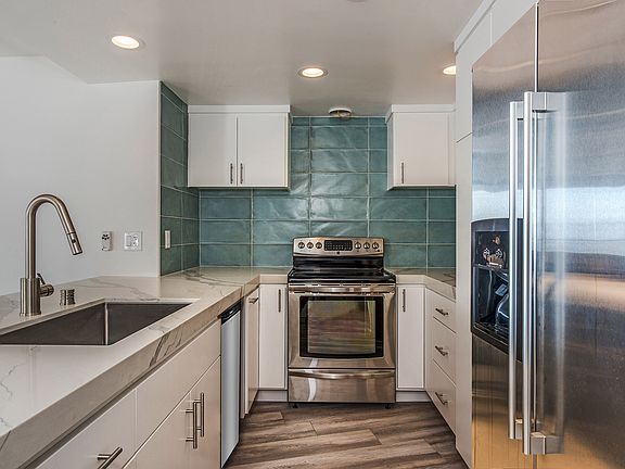 3rd image of 700 E Ocean Blvd Unit 2207