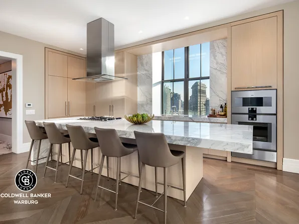 212 Fifth Avenue image 2 of 5