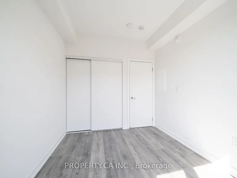 3550 Colonial Dr #16 — Photo 16