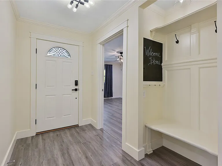 741 Garden Acres Blvd — Photo 2