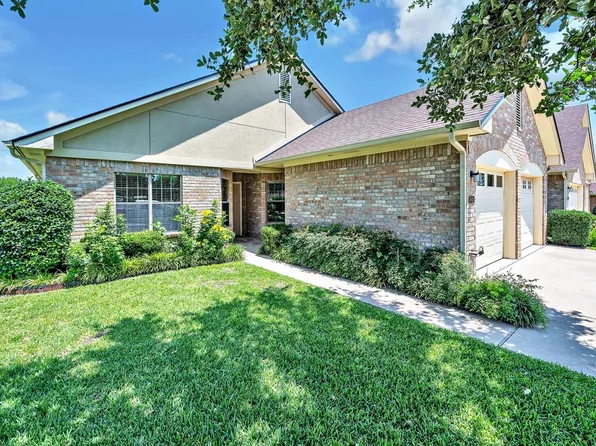 9015 Darby Ln, Woodway, TX 76712