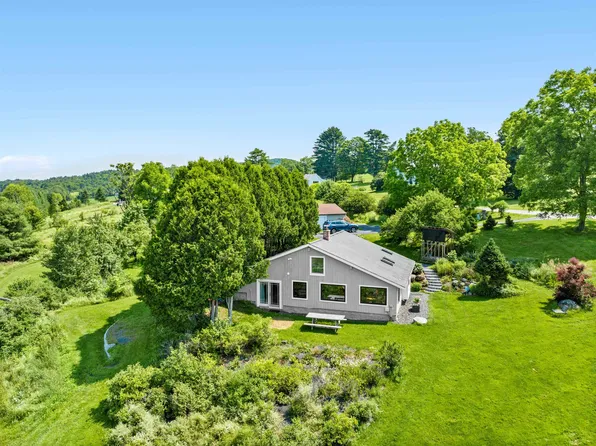 2113 Max Gray Road, Calais, VT 05650
