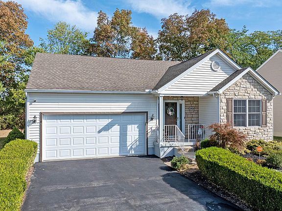 3rd image of 3924 Black Pine Dr