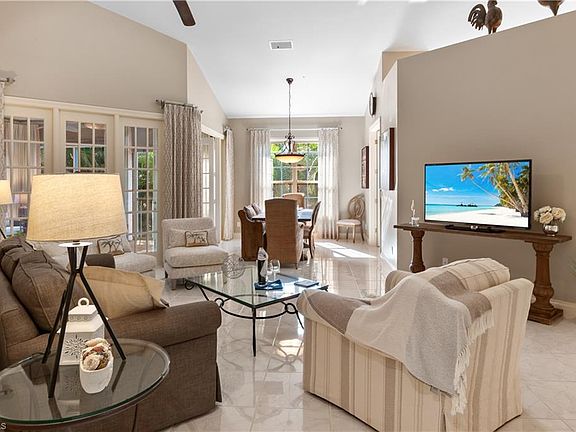 3rd image of 191 Colonade CIR