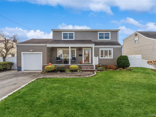 14 Cypress Street, Farmingdale, NY 11735
