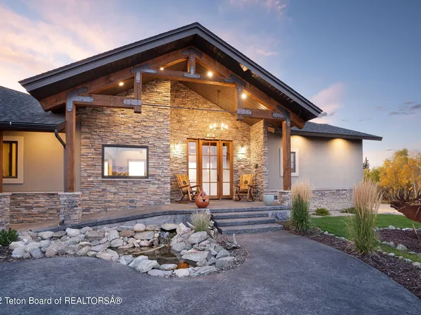 35 Riverside Rd #23-101, Pinedale, WY 82941