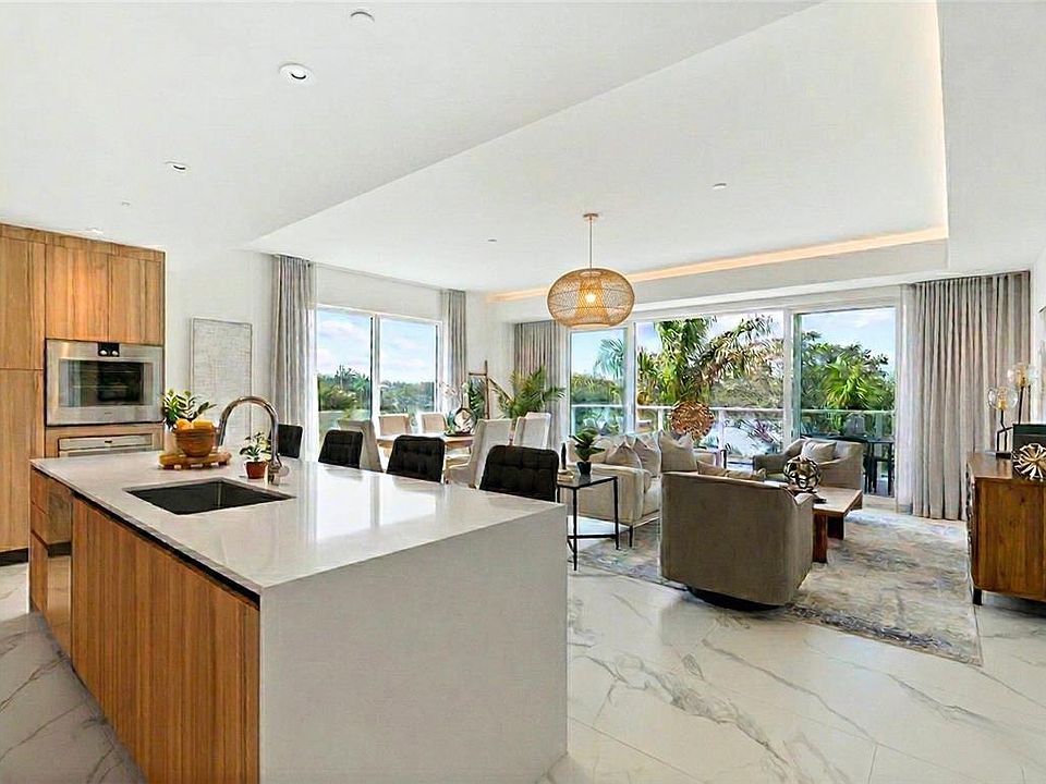 1st image of 1020 Sunset Point Rd Unit 213