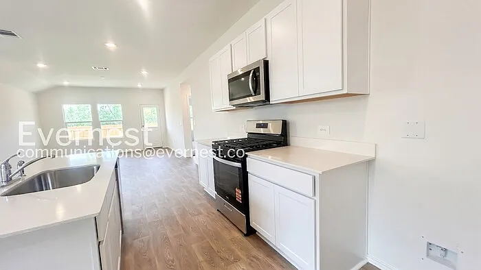 12006 Pike Bnd — Photo 6