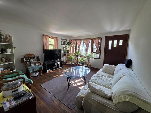 3rd image of 9 Louise Drive