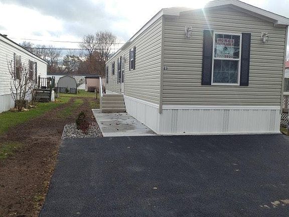 5th image of 23 Pine Cir