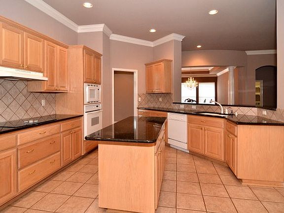 4th image of 39 Greens Shade